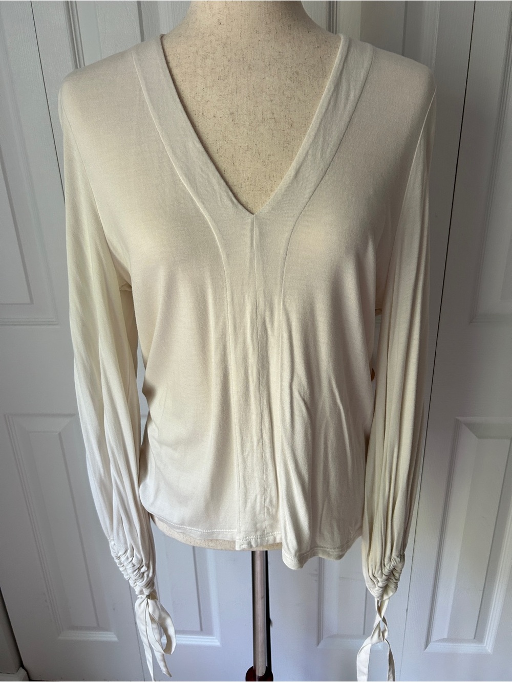 Banana Republic Cream V-Neck Long Sleeve Top with Tie Cuffs